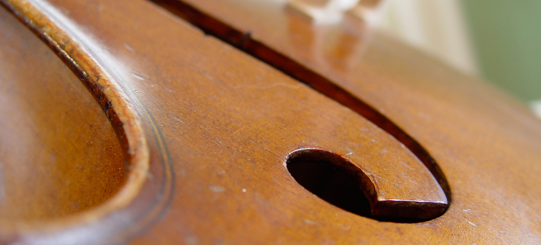 Orchestral f-hole