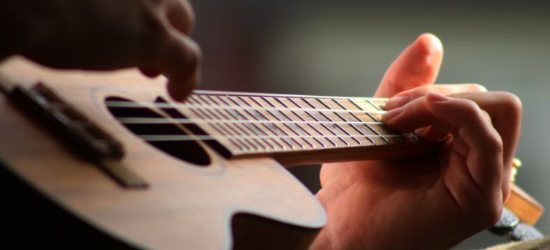 Why Low G Ukulele Strings Are Popular